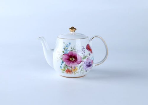 70028 Fine Porcelain Teapot The Spout With Inside Strainer Holes.