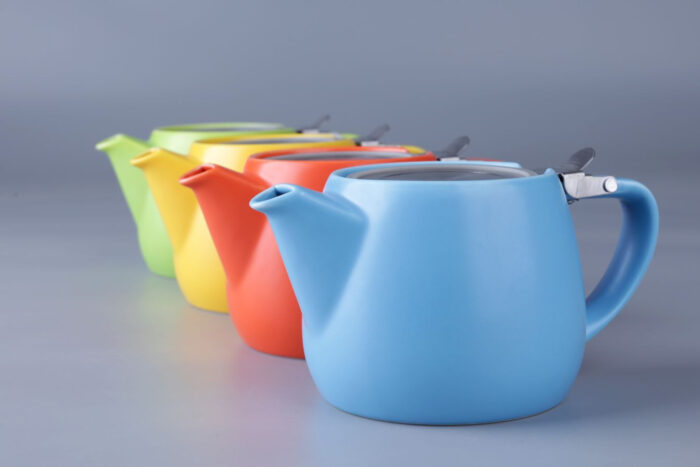 70046 Smooth Matte Ceramic Teapot Porcelain Stackable Teapot With Stainless Steel Lid Extra-Fine Infuser