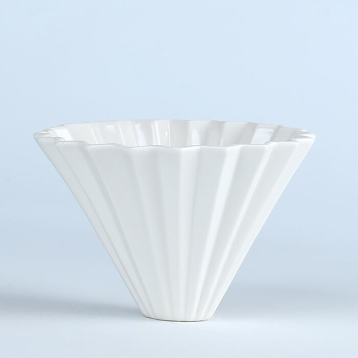 80252 Elegance in Every Drop: Precision-Crafted Fine Porcelain Coffee Dripper