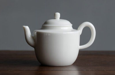 What is the quality of the Yangchibaiyu super porcelain in comparison with New Bone China porcelain and Fine bone China porcelain ? What are the differences in quality, fabrication ? 